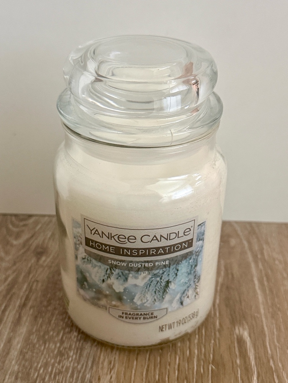 NEW. Yankee Candle Snow Dusted Pine Jar Candle - White.